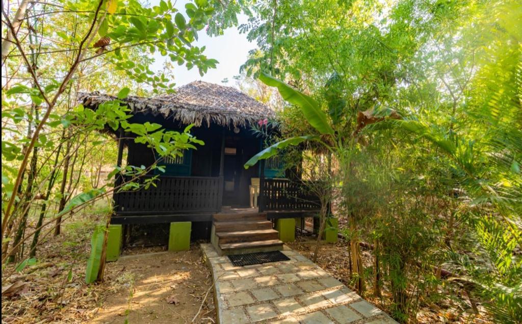 Mayur The Karma Hotel Seoni  Bagian luar foto